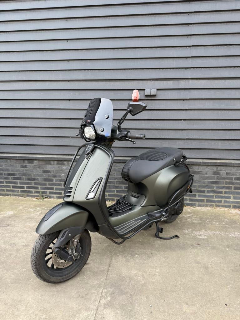 Vespa Sprint 2019 Brom / 80cc Full Option / Scherpe inruiler, Ophalen, Benzine