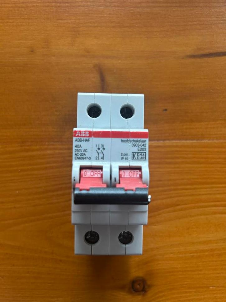 ABB Hoofdschakelaar 40A 2-polig, Doe-het-zelf en Verbouw, Elektra en Kabels, Gebruikt, Schakelaar, Ophalen of Verzenden