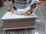 Pinokkio op posseleine boek als opberg doos, Verzamelen, Disney, Ophalen of Verzenden, Zo goed als nieuw, Beeldje of Figuurtje