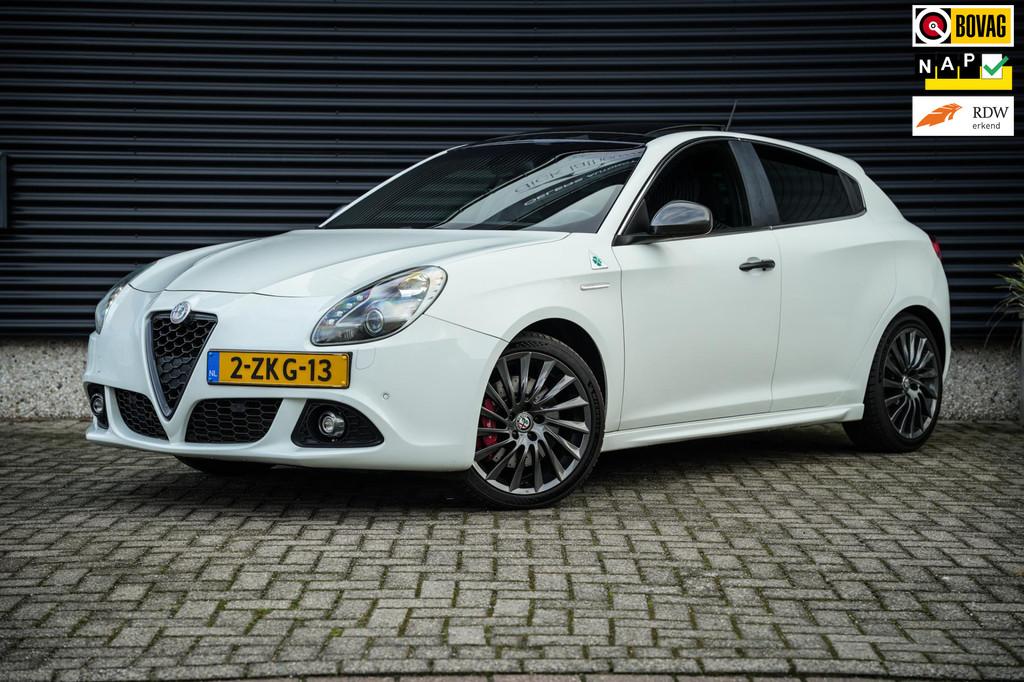 Alfa Romeo Giulietta 1.750 Turbo Veloce | Org NL-Auto! | Pan, Auto's, Alfa Romeo, Gebruikt, 4 cilinders, Parkeersensor, Wit