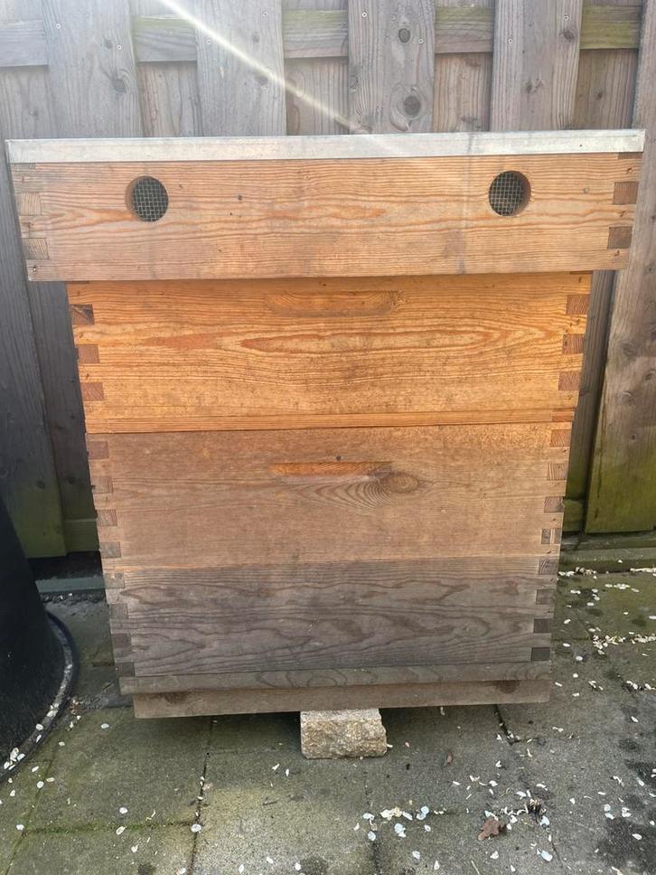 Bijenkast compleet, Hobby en Vrije tijd, Overige Hobby en Vrije tijd, Zo goed als nieuw, Ophalen