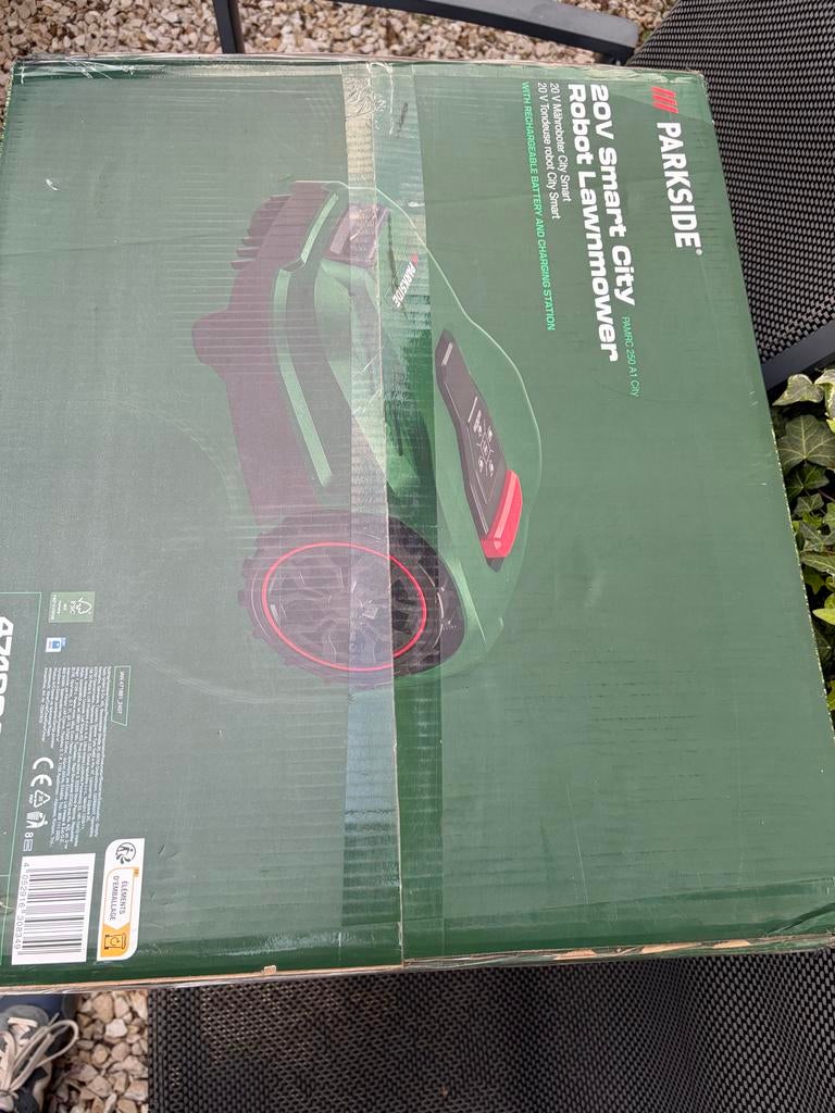 Parkside 20V Smart City Robotmaaier + garage, Ophalen of Verzenden, Nieuw, Minder dan 20 cm, Met regensensor