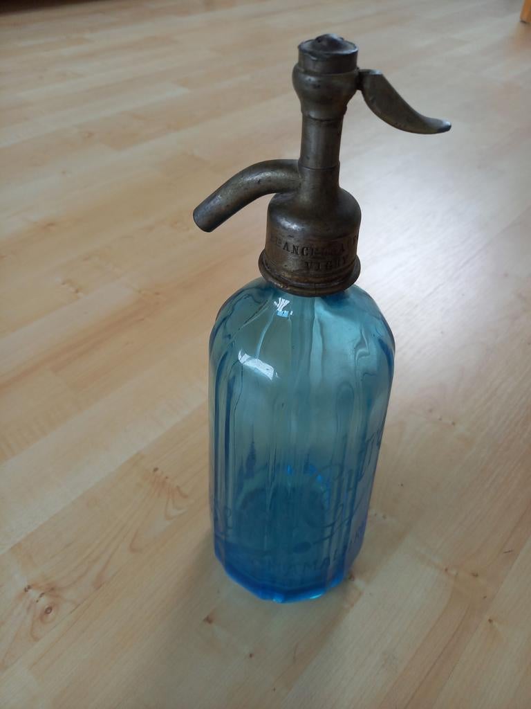 Antieke blauwe sodafles met messing pomp, Antiek en Kunst, Ophalen of Verzenden