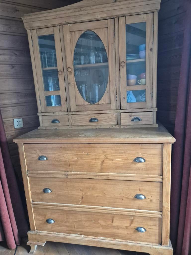 Mooie antieke kast met 3 deurtjes en lades, Ophalen