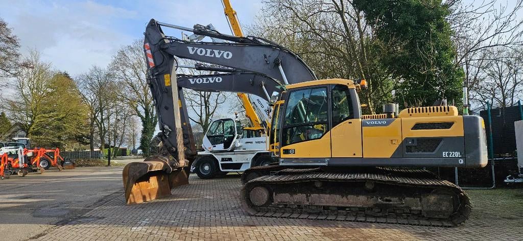 Volvo EC220 DL (bj 2012), Zakelijke goederen, Machines en Bouw | Kranen en Graafmachines, Graafmachine