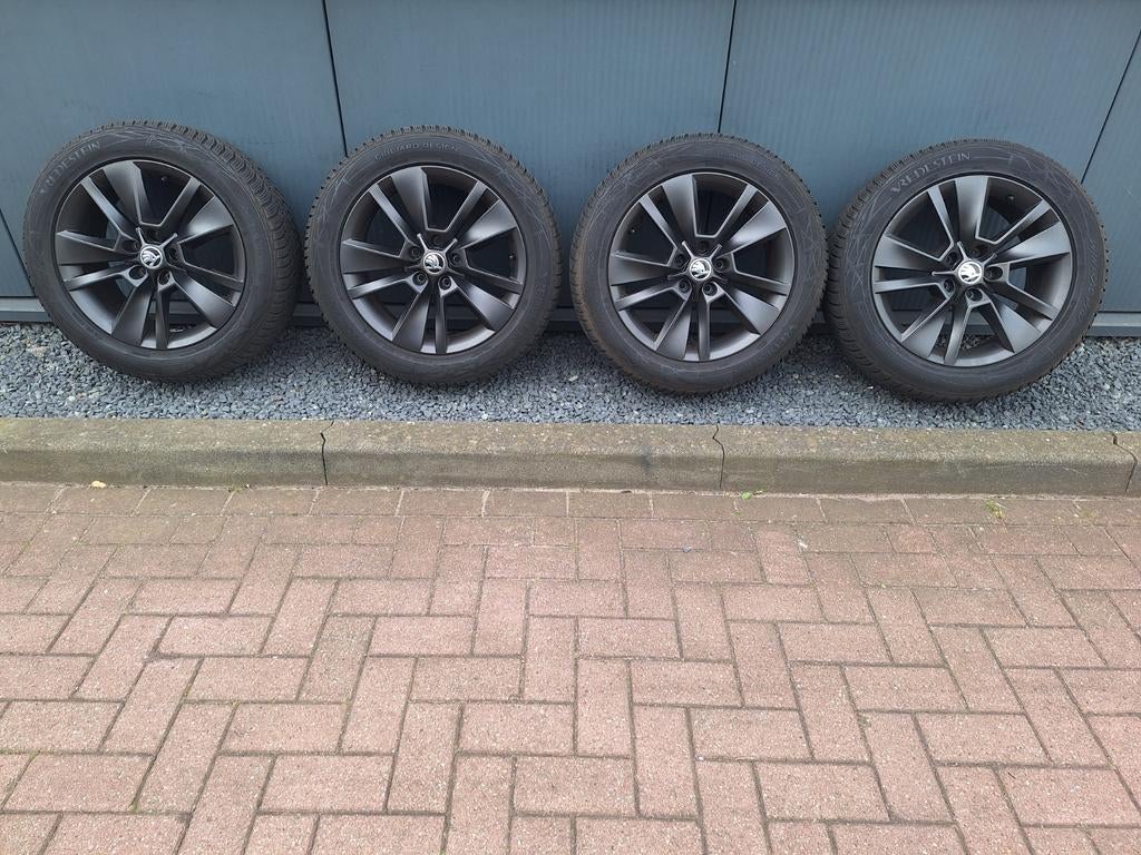 Winterbanden 215/55 R17, Auto-onderdelen, Banden en Velgen, Ophalen, 215 mm, Velg(en), 17 inch