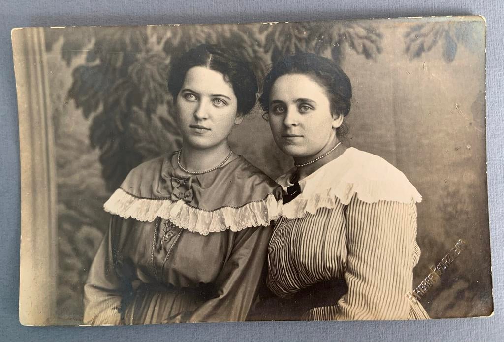 foto van twee vrouwen, Gebruikt, Verzenden, Foto, Voor 1940