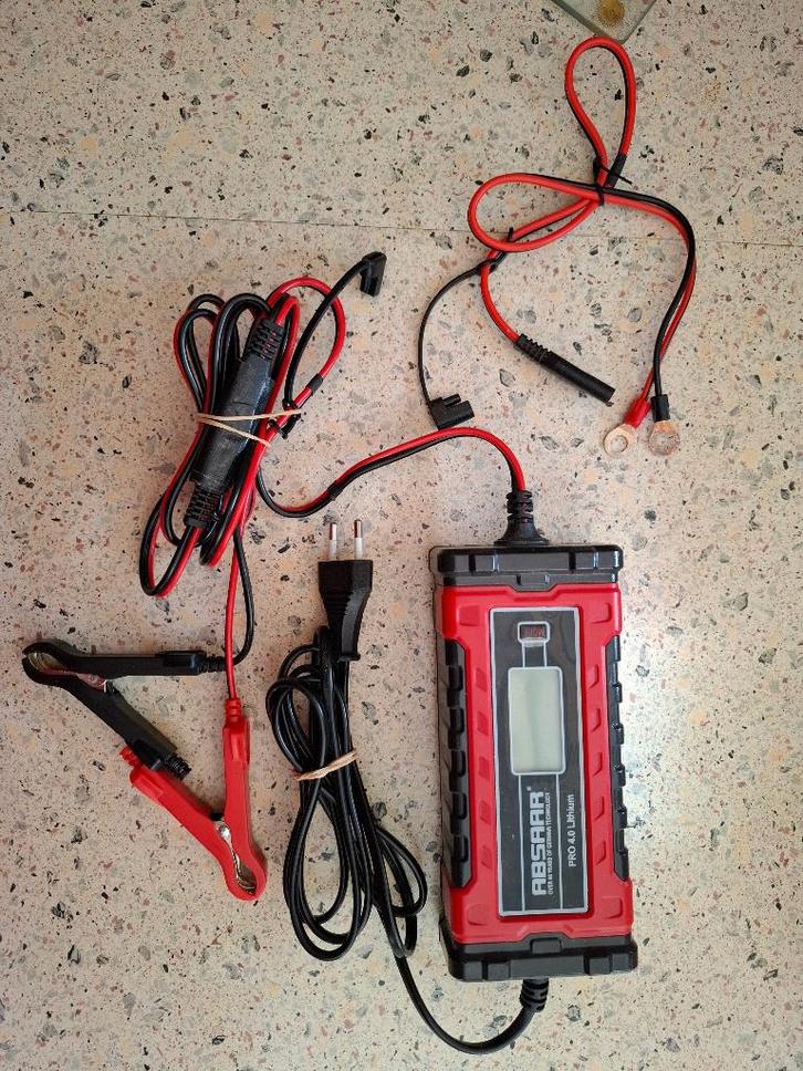 Acculader Absaar - volautomatisch en veelzijdig, Caravans en Kamperen, Tenten, tot en met 4, Gebruikt, Ophalen