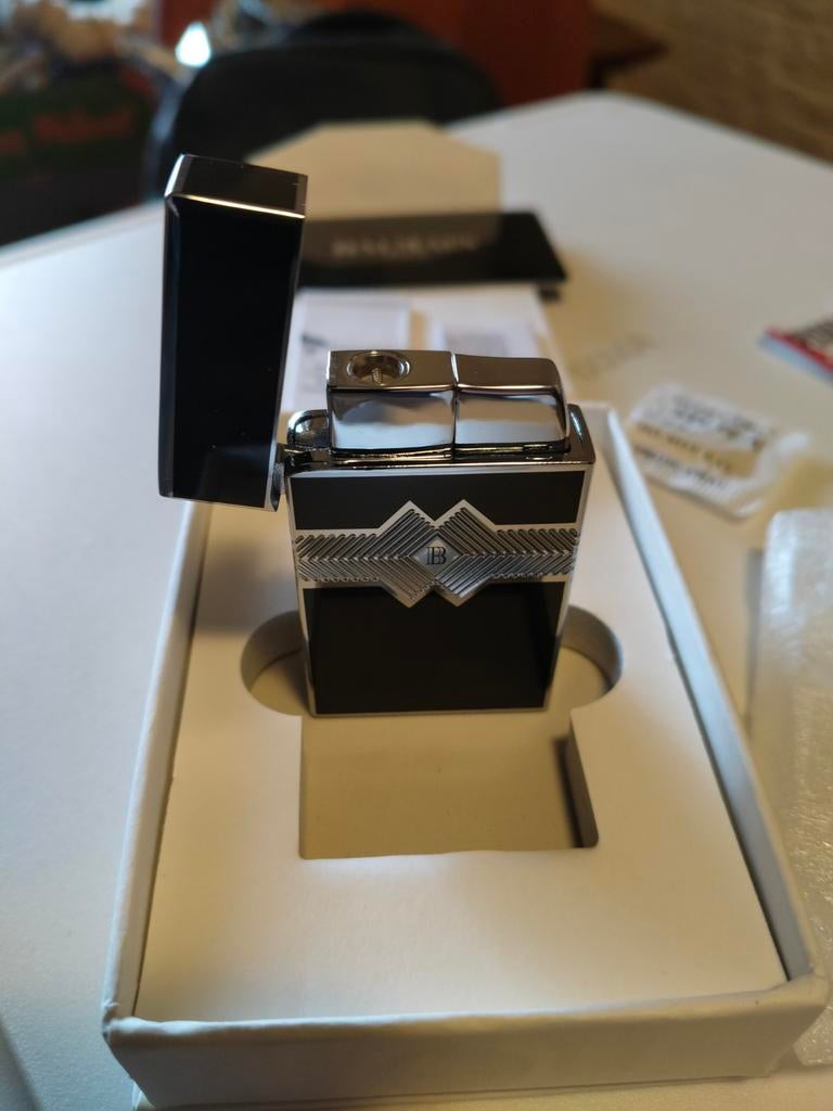 Nieuwe Balmain gasaansteker - Luxe design, Ophalen of Verzenden, Nieuw, Aansteker