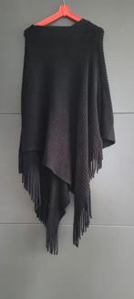 Zwarte gebreide poncho met franjes, Ophalen of Verzenden, Zo goed als nieuw