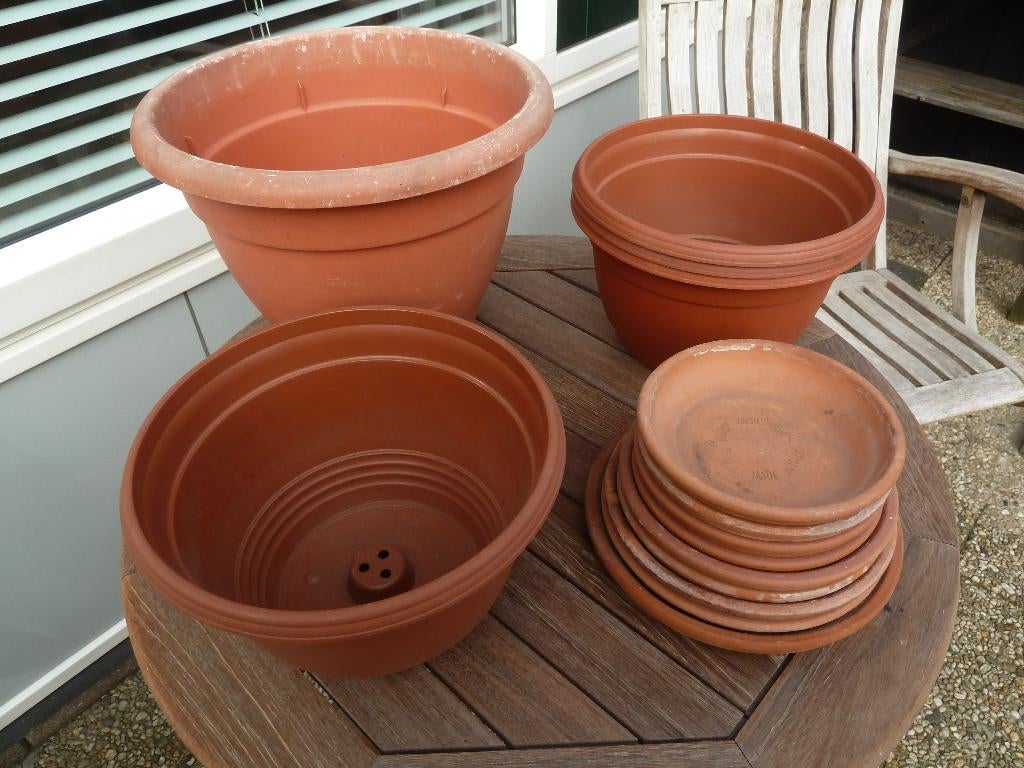 Terra kunststof bloempotten en schalen, Kunststof, Rond, Ophalen of Verzenden, Minder dan 40 cm