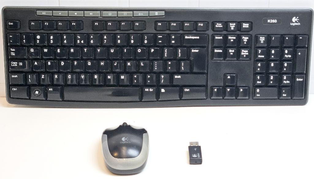 Logitech Desktop Set van 4 Computermuizen Wifi & Bluetooth, Verzenden, Gebruikt, Draadloos