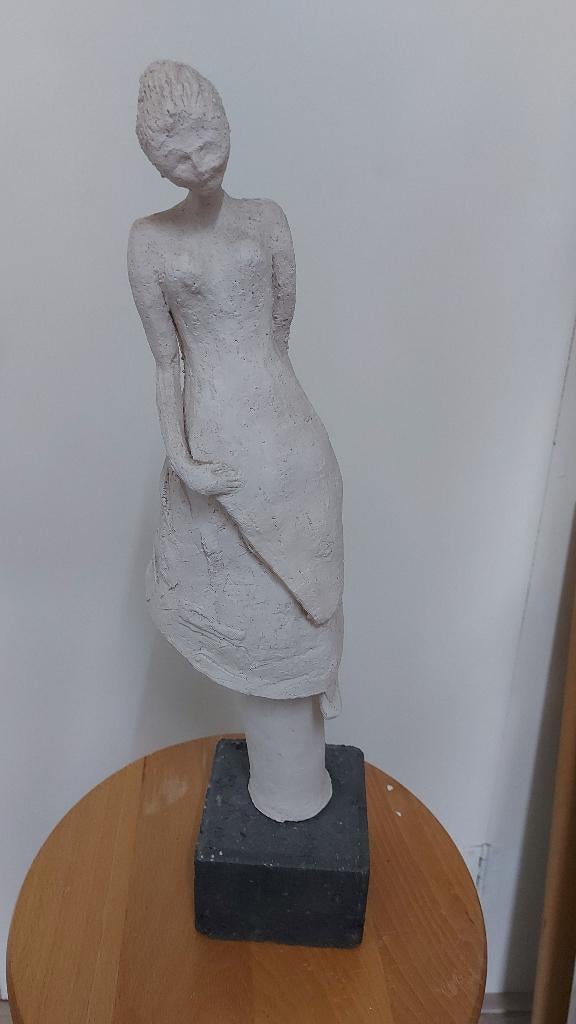 beeld van vrouw, Ophalen of Verzenden, 20 - 50 cm, Wit, Overige materialen