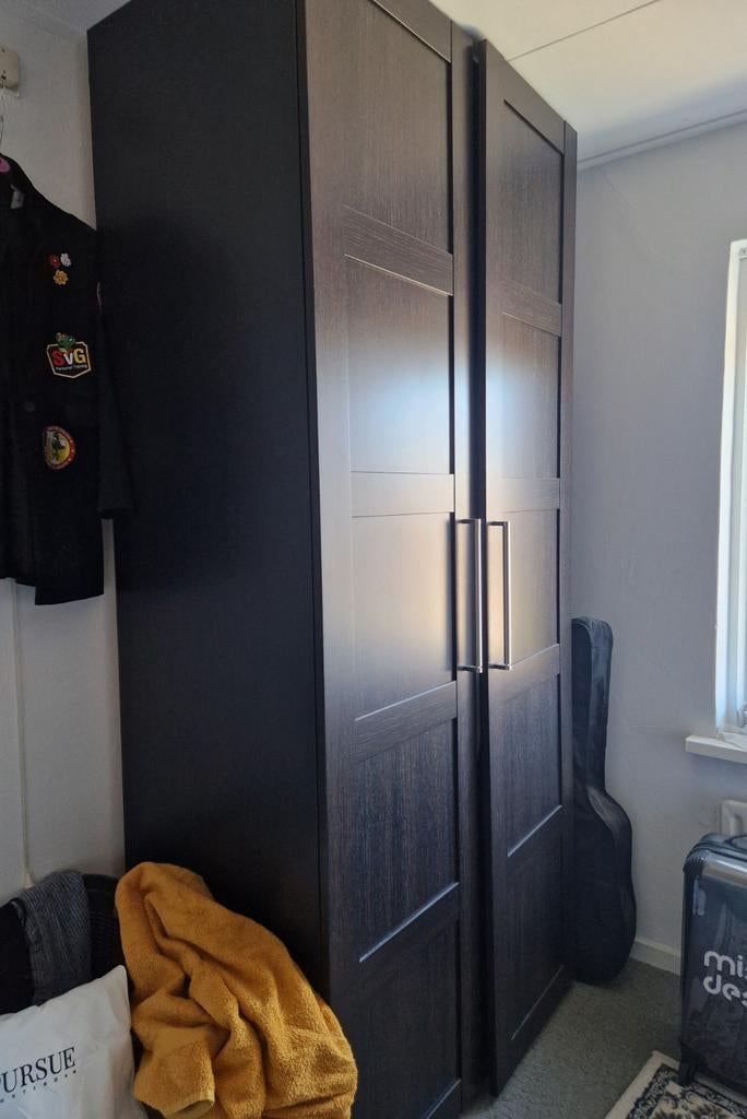 Donkerbruine kledingkast met dubbele deuren - pax kast ikea, Ophalen, Gebruikt, 100 tot 150 cm, 200 cm of meer