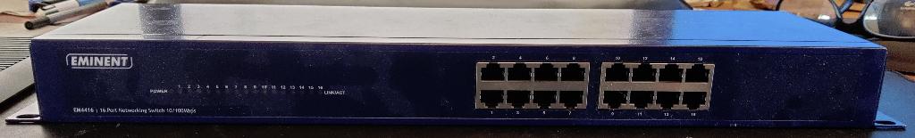 Eminent 16-ports switch 21-3, Ophalen of Verzenden, Zo goed als nieuw