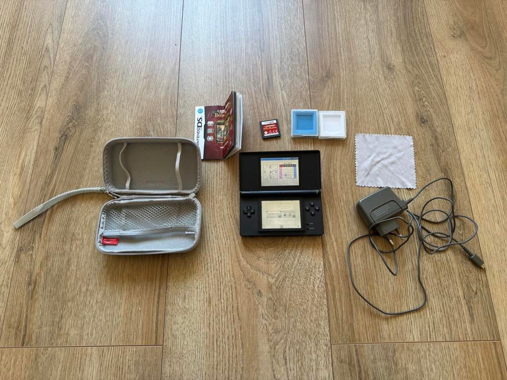Nintendo 3DS Lite, Spelcomputers en Games, Spelcomputers | Nintendo DS, Ophalen of Verzenden, Zo goed als nieuw, Zwart, DS Lite