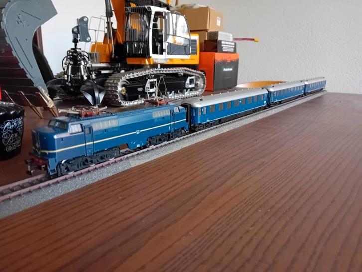 marklin NS 1200 met ROCO plan D rijtuigen, Hobby en Vrije tijd, Modeltreinen | H0, Gebruikt, Wagon, Wisselstroom, Roco, Analoog