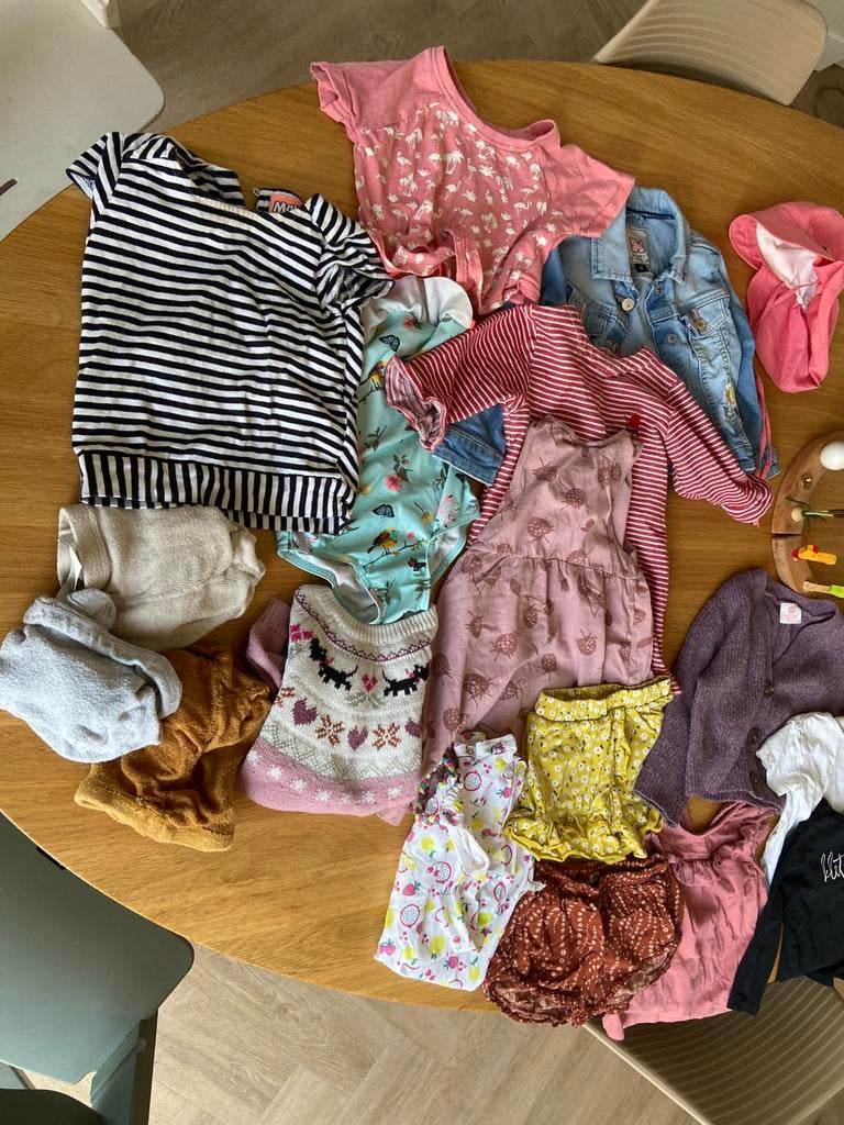Bundel gratis meisjes kleding 1-2 jaar, Ophalen, Gebruikt, Maat 86