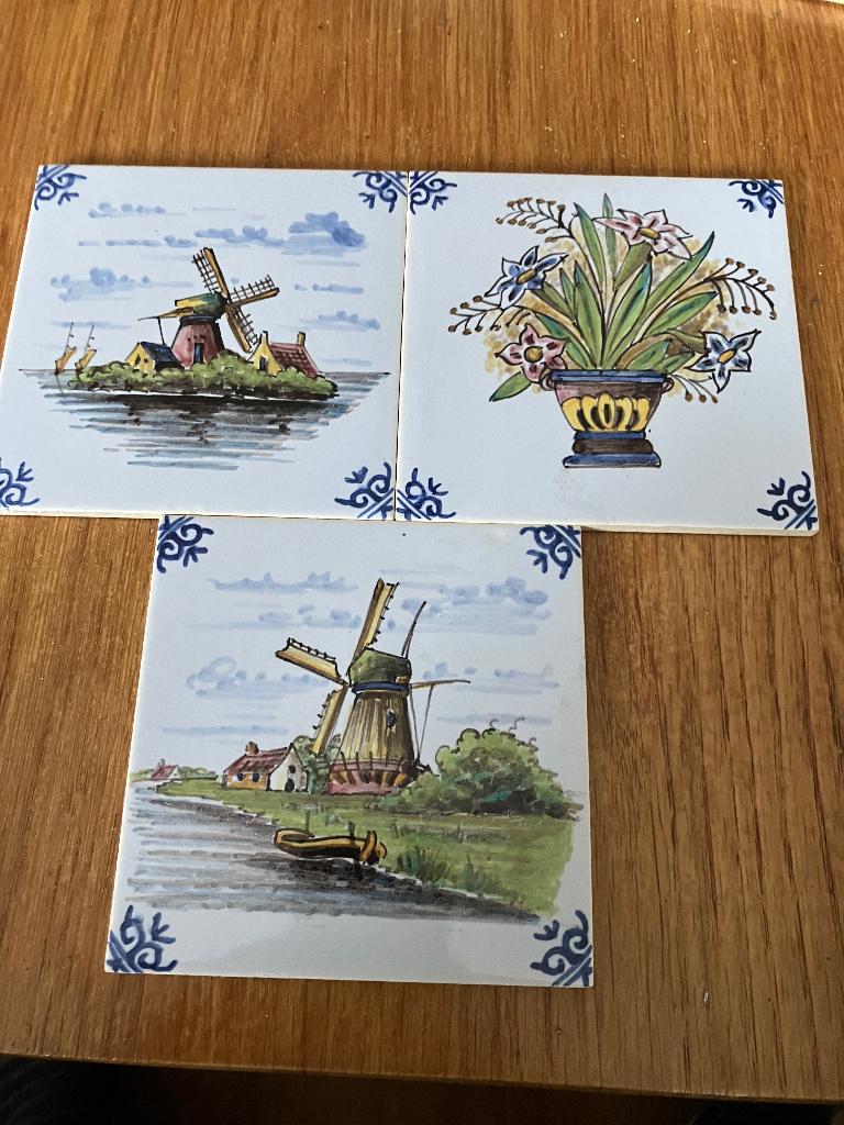 Drie kleine tegeltjes, Antiek en Kunst, Antiek | Wandborden en Tegels, Verzenden