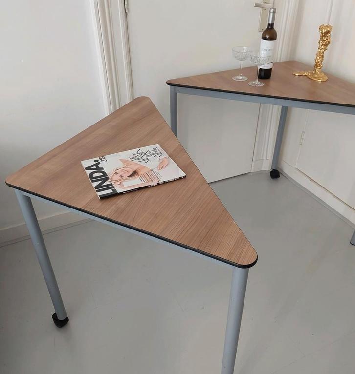 2X Tafel 80x80 Driehoek Hoektafel Bureau Tafeltje Eettafel, Huis en Inrichting, Tafels | Eettafels, Ophalen