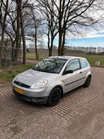 Ford Fiësta 1.25 16V 3DR 2003 Grijs nieuwe apk, Auto's, Voorwielaandrijving, 1242 cc, 4 cilinders, 995 kg