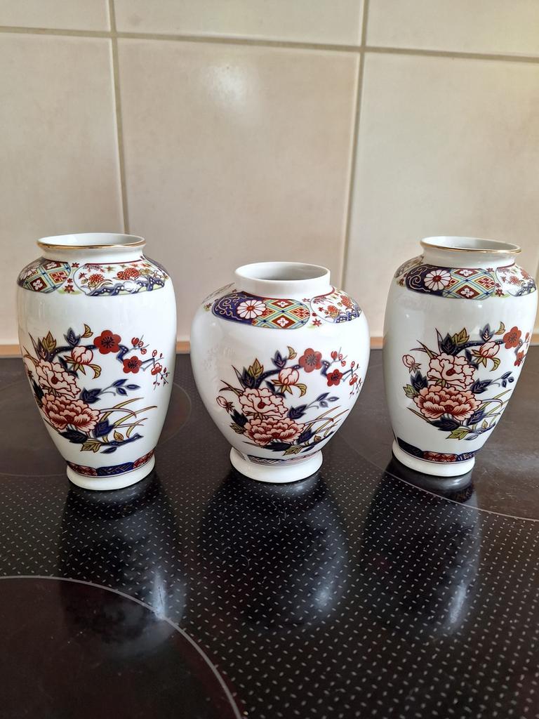 Set van 3 Japanse vazen met bloemmotief, Antiek en Kunst, Ophalen of Verzenden