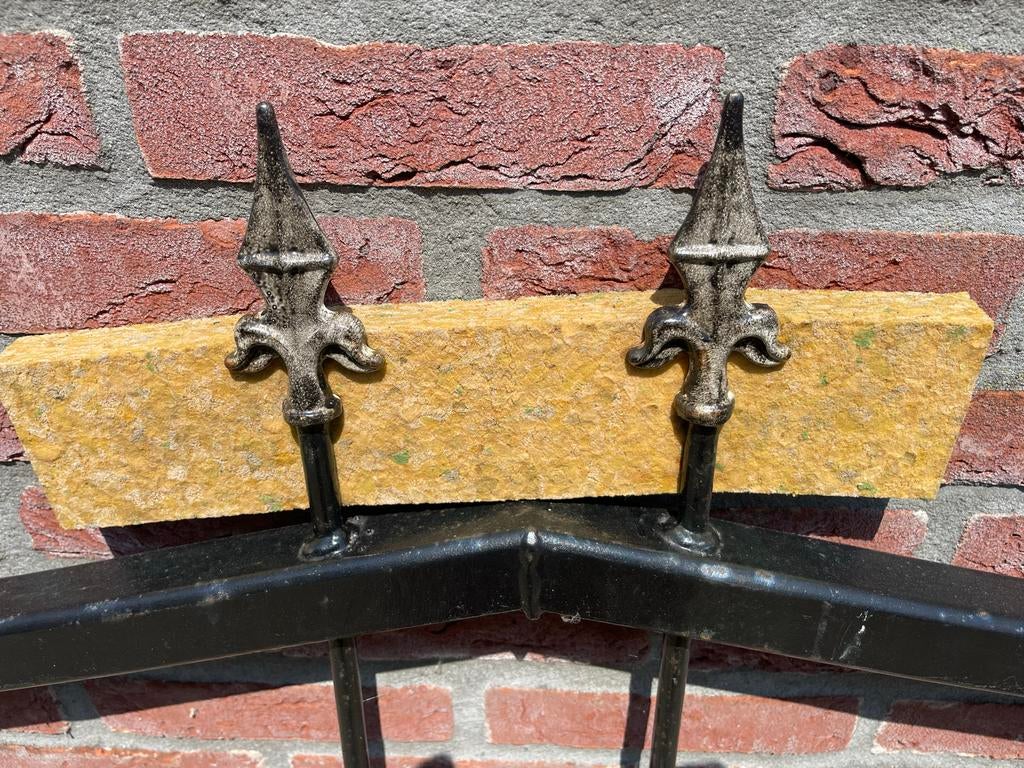 Sierlijk Zwart IJzeren Hekwerk - Gebruikt, Tuin en Terras, Tuinhekken en Hekwerk, Ophalen of Verzenden, Gebruikt, IJzer, Sierhekwerk