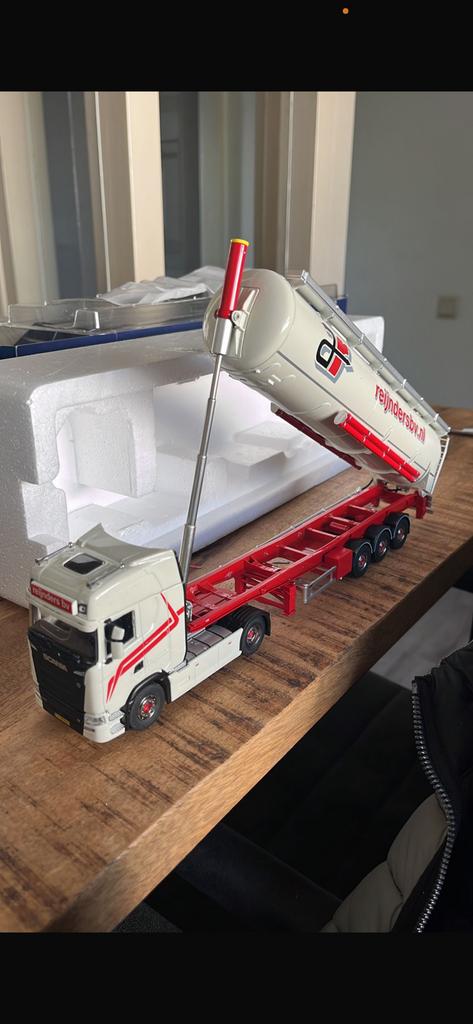 Reijnders Scania 1:50, Hobby en Vrije tijd, Ophalen, Zo goed als nieuw, Bus of Vrachtwagen, Tekno