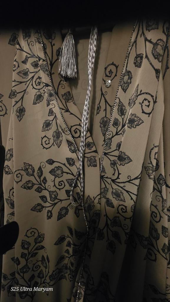 Prachtige Dubai Abaya - Zo goed als nieuw - Maat M t/m 3XL, Ophalen of Verzenden, Zo goed als nieuw, Maat 46/48 (XL) of groter