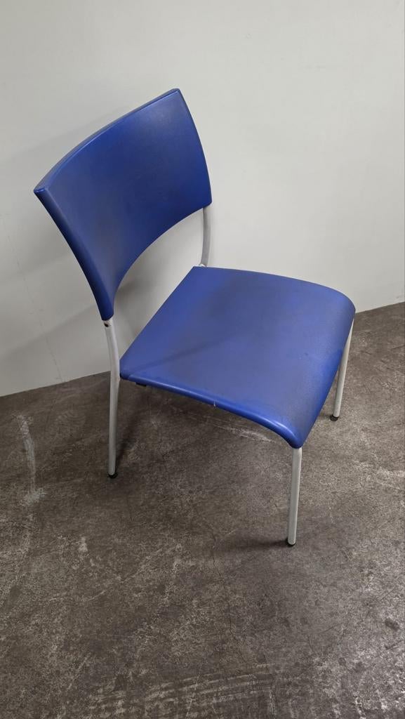 11 Kantinestoelen - Blauw en Wit, Huis en Inrichting, Stoelen, Ophalen, Gebruikt, Blauw, Metaal