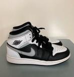 Air Jordan 1 Mid White Shadow GS, Ophalen of Verzenden, Zo goed als nieuw, Schoenen