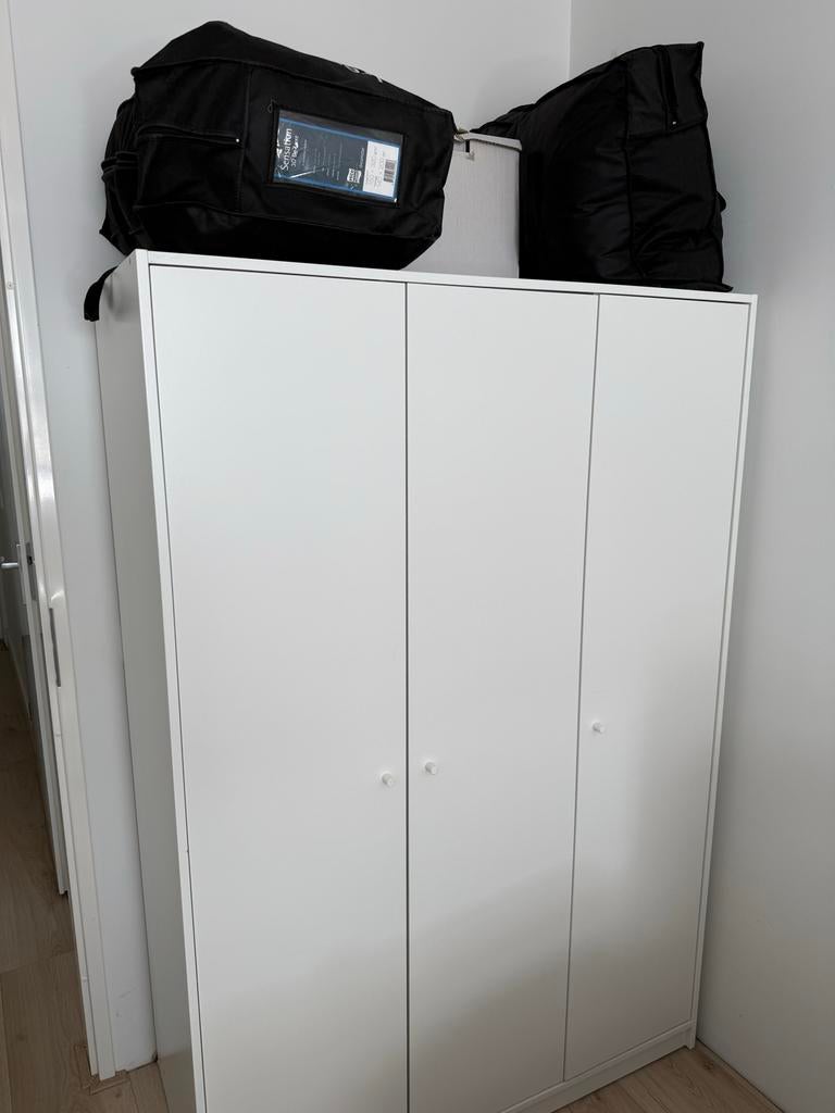 Witte IKEA Kast met Drie Deuren en Diverse Indeling, Ophalen, Overige materialen, Gebruikt, 100 tot 150 cm