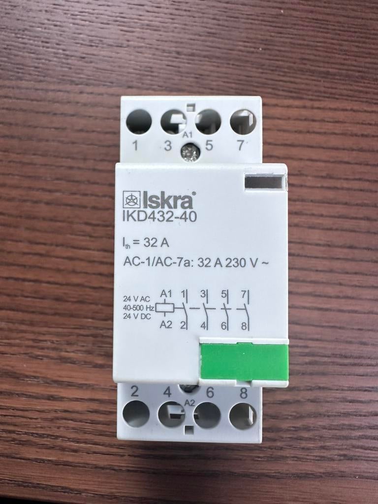 Iskra IKD432-40 modulaire contactor 32A 24V AC/DC, Ophalen of Verzenden, Zo goed als nieuw, Overige typen