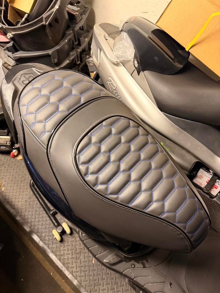 Zip Custom zadel, Verzenden