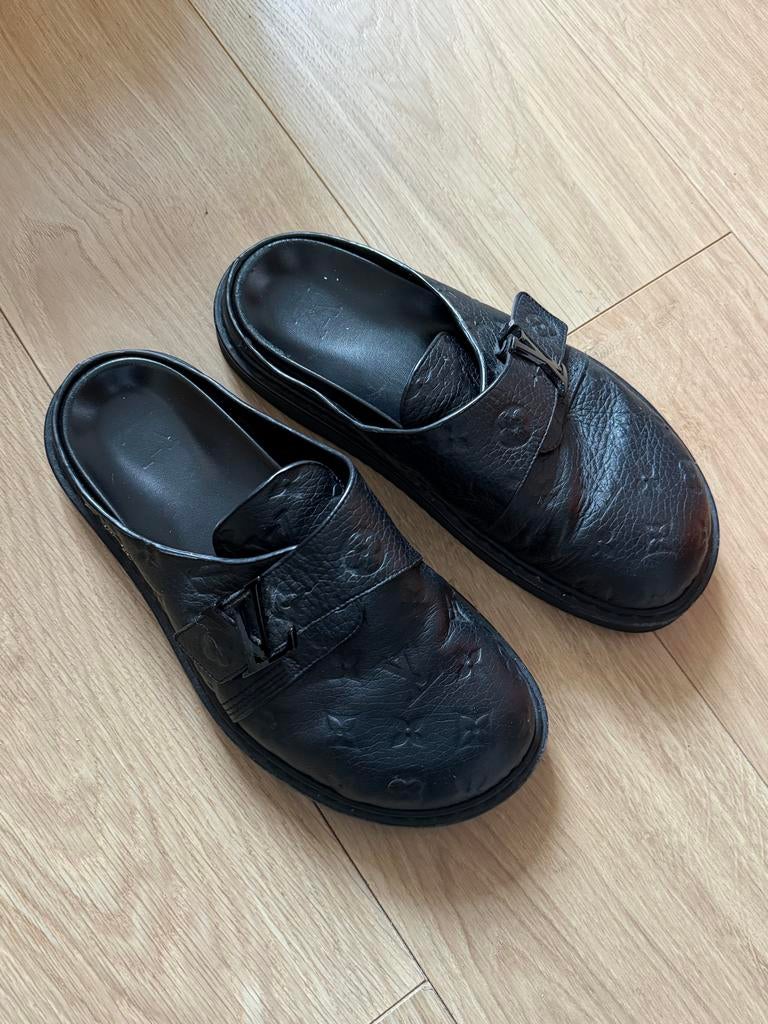 Louis Vuitton Slippers/Mules Maat size 41, Ophalen of Verzenden, Gedragen, Zwart, Pantoffels of Sloffen