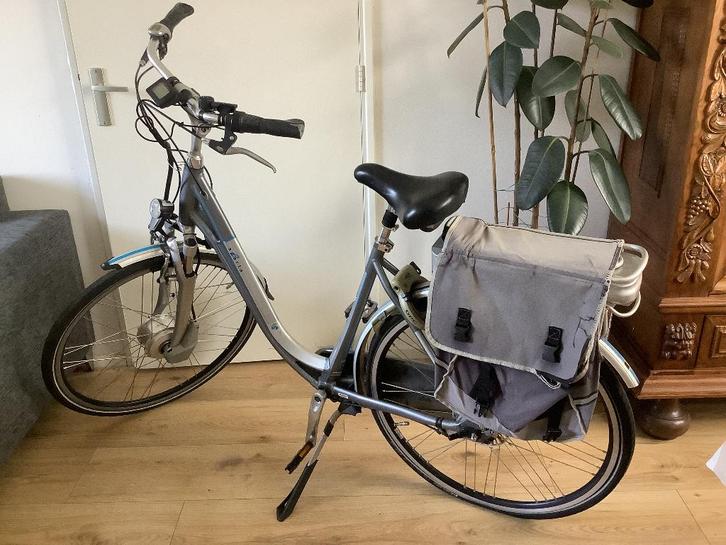 Fiets elektrische fiets dames sparta emotion c 4, Fietsen en Brommers, Elektrische fietsen, Gebruikt, Sparta, 55 tot 59 cm, Ophalen