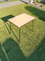 Inklapbare bijzettafel - klaar voor de zomer!, Huis en Inrichting, Tafels | Bijzettafels, Gebruikt, Metaal of Aluminium, 55 tot 75 cm