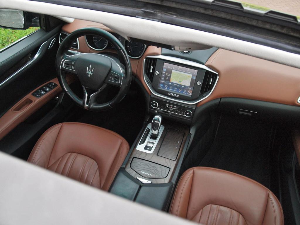 Maserati Ghibli 3.0 | Panoramadak | Camera | Dealer onderhou, Automaat, Euro 5, Achterwielaandrijving, Gebruikt