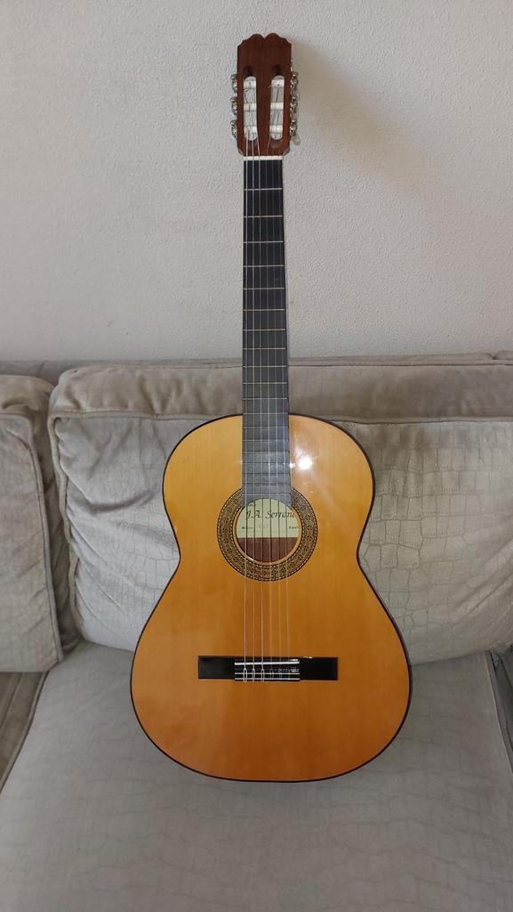 J.A. Serrano klassieke gitaar, Muziek en Instrumenten, Snaarinstrumenten | Gitaren | Akoestisch, Ophalen, Zo goed als nieuw, Klassieke of Spaanse gitaar