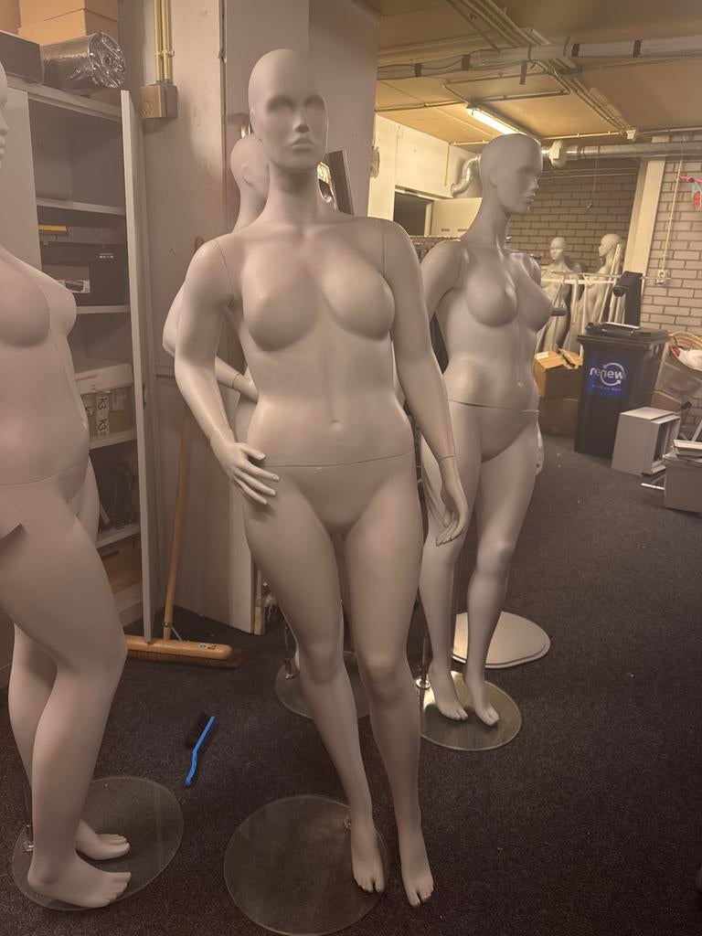 Meerdere plussize paspoppen (maat 42/44) - TEAB, Ophalen