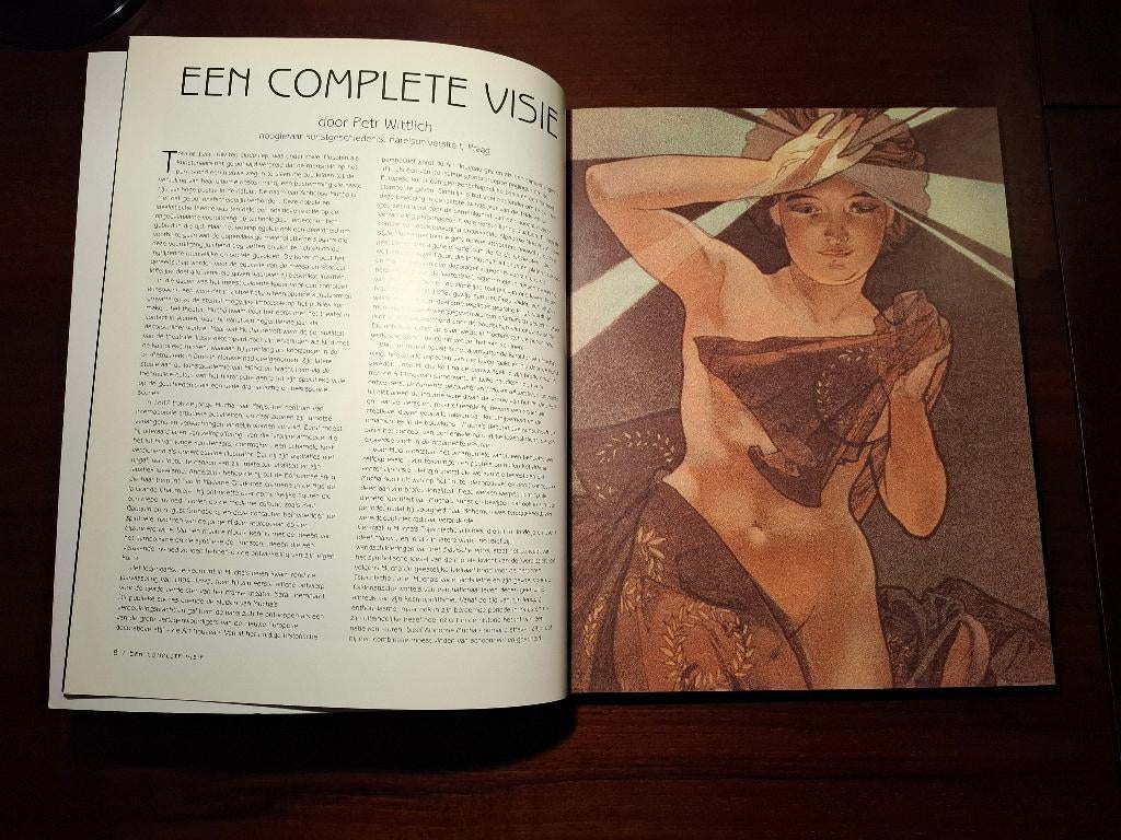 Kunstboek - Alphonse Mucha, Gelezen, Schilder- en Tekenkunst, Sarah Mucha, Ophalen of Verzenden