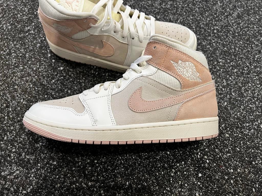Nike Air Jordan 1 Mid sneakers, Kleding | Dames, Schoenen, Wit, Nieuw, Ophalen of Verzenden, Sneakers of Gympen