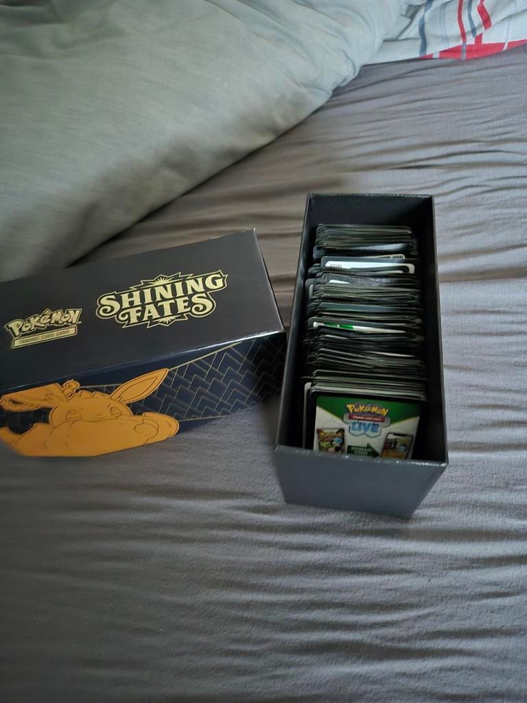 Pokemon etb vol met online code cards, Ophalen of Verzenden, Zo goed als nieuw, Speeldeck, Foil