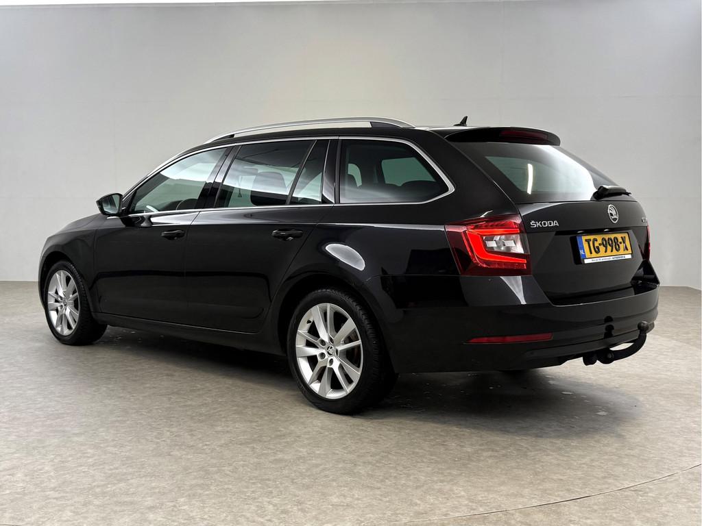 Skoda Octavia TSI | Carplay | Trekhaak | Cruise | Parkeersen, Voorwielaandrijving, Stof, Gebruikt, Zwart