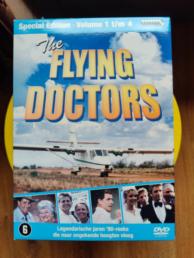 Flying doctors - seizoen 1-4 - Special edition, Ophalen of Verzenden, Zo goed als nieuw, Boxset