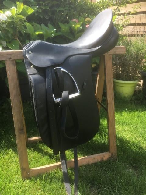 Passier Grand Gilbert Dressuurzadel 18 inch - Complete set, Ophalen, Gebruikt