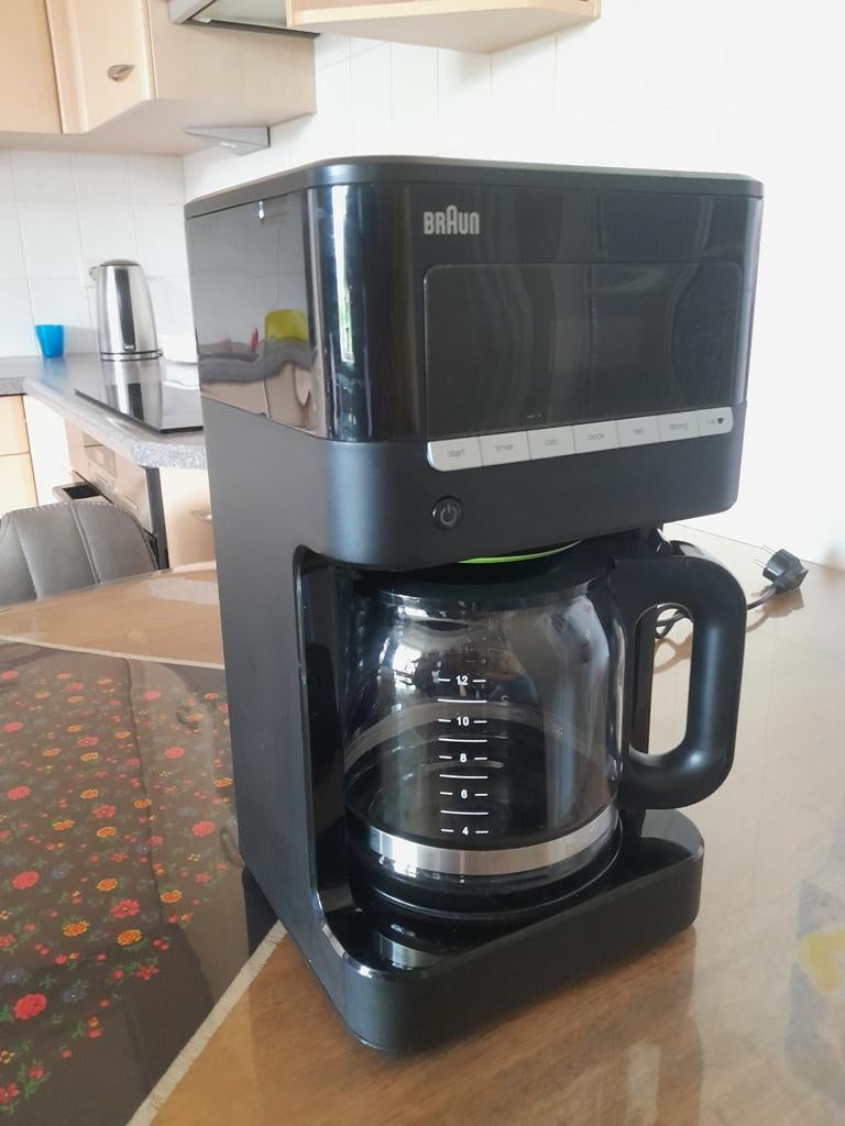 Braun Koffiezetapparaat - Zwart, Zo goed als nieuw, Ophalen, 10 kopjes of meer, Koffiemachine, Gemalen koffie