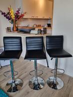 Nog 3 goede zwarte barkrukken, Ophalen, Kunststof, Gebruikt, 60 tot 90 cm