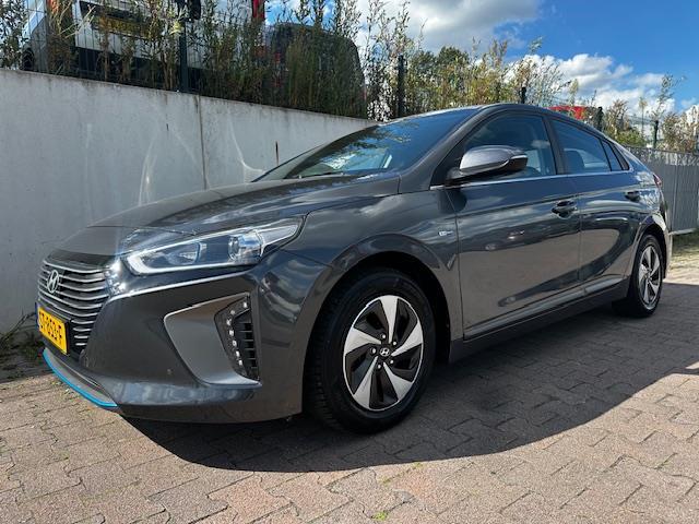 Hyundai IONIQ 1.6 GDi Comfort HYBRID/CARPLAY/NAVI/CRUISE/PDC, Auto's, Hyundai, Stof, Gebruikt, Adaptive Cruise Control, Origineel Nederlands