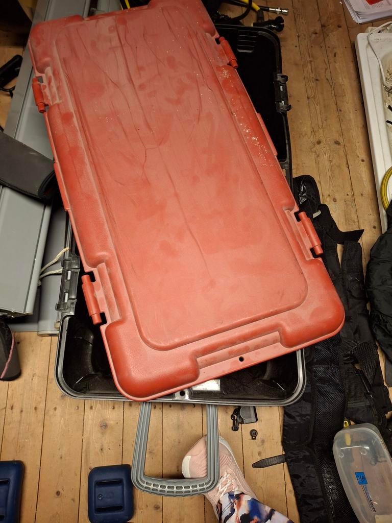 Rode duikkist, Ophalen